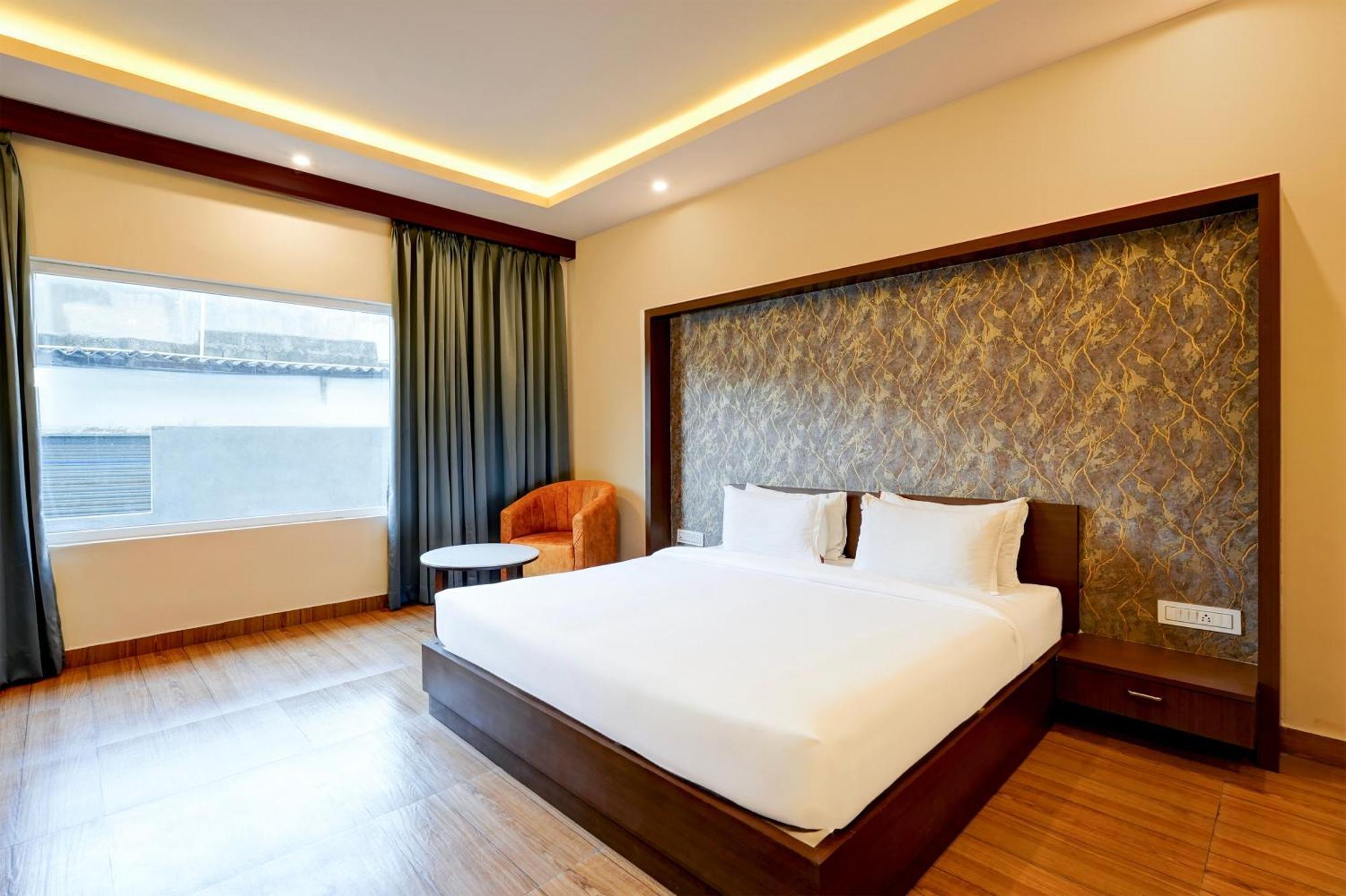 Hotel Hsd Near Igi Airport Delhi *